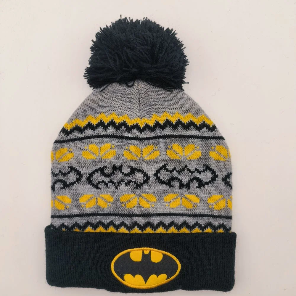 Gorro de punto de 4 esquinas de jacquard de 3 colores con hilo de invierno de Batman PomPom