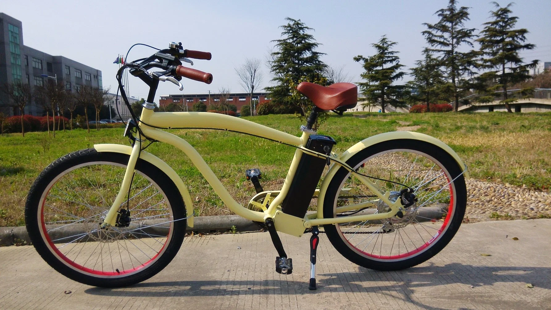 Nouveau design de la batterie au Lithium 250W l'homme Beach Cruiser vélo Electric City