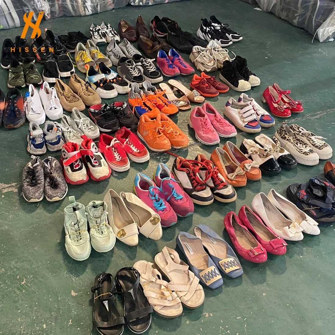 Хорошее качество тюки обуви Китай Оптовая торговля подержанные Смешанные кроссовки Женских мужчин Спортивная обувь