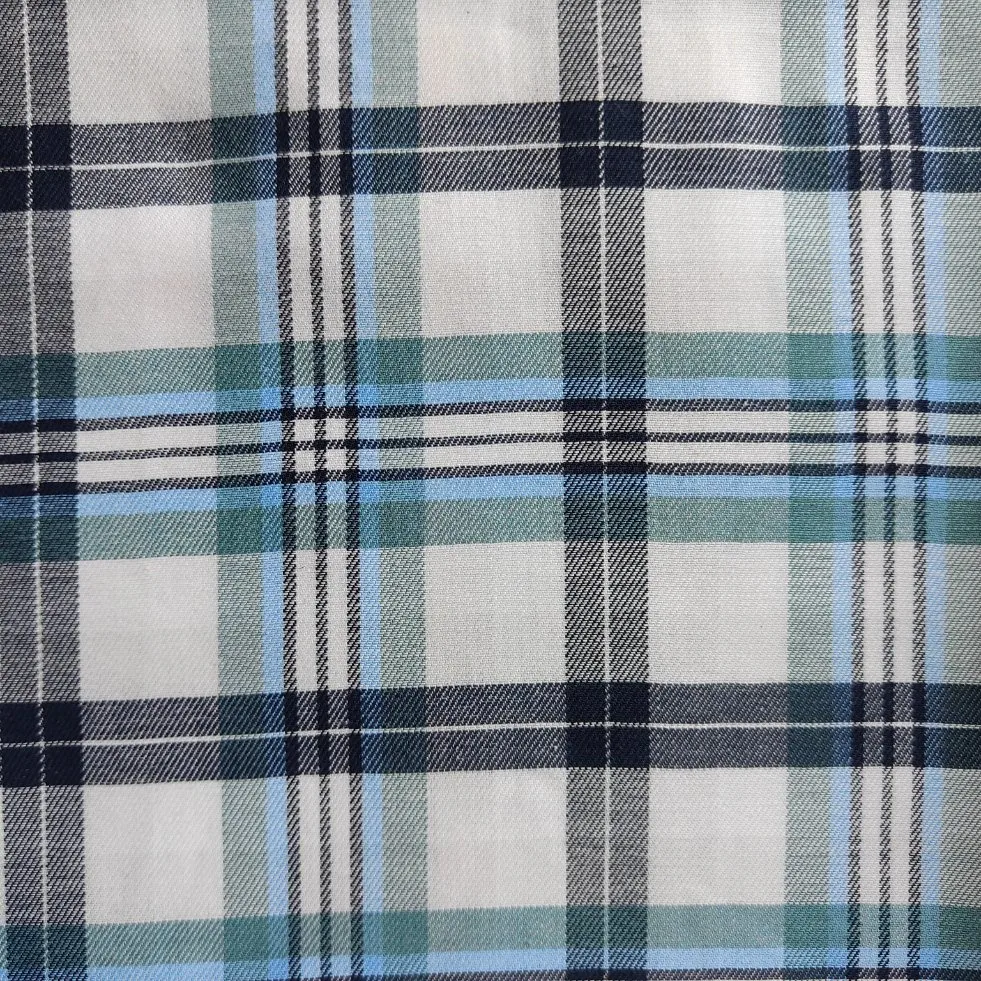 Tecido de algodão de bambu misturado com seda xadrez inspirado em gingham, respirável e suavizado.