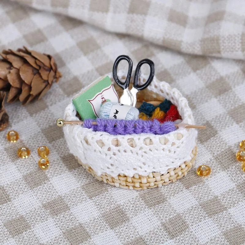 1: 12 outil de tricot miniature en laine pour maison de poupées Accessoires de décoration