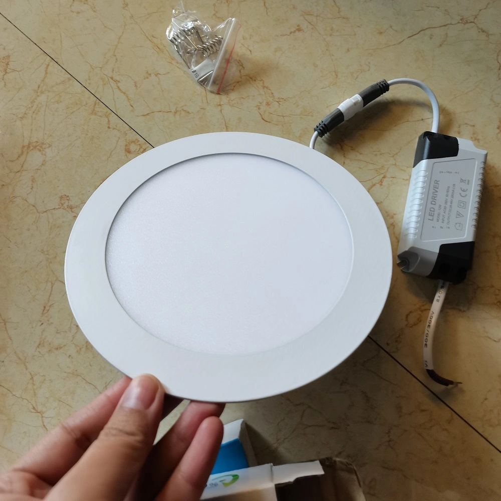 Slim Marco de aluminio plano 12W LED Empotrables de techo de la luz del panel de la Ronda