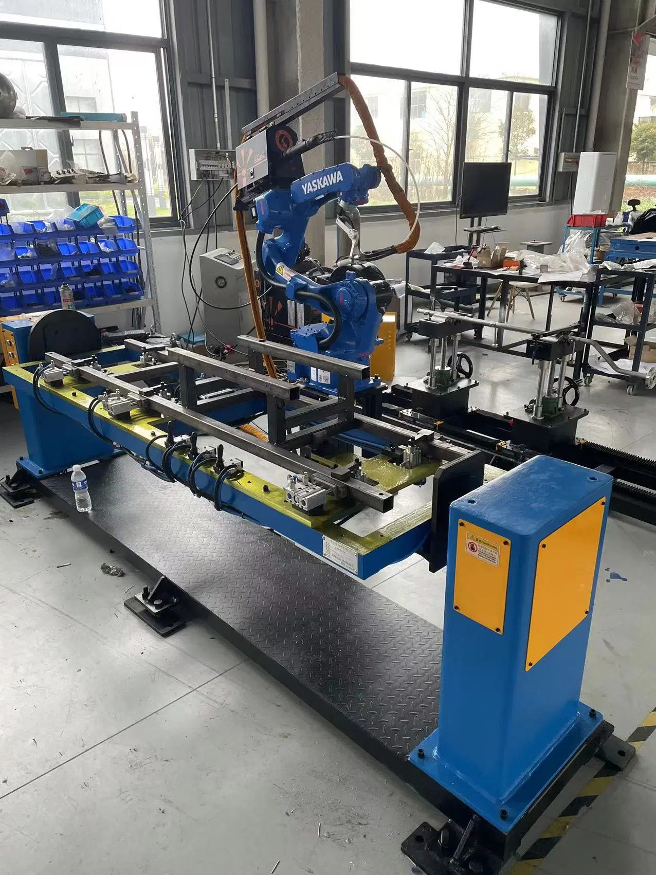 Automatic Welding Robot with Positioner and Walking Track for Thick Sheet