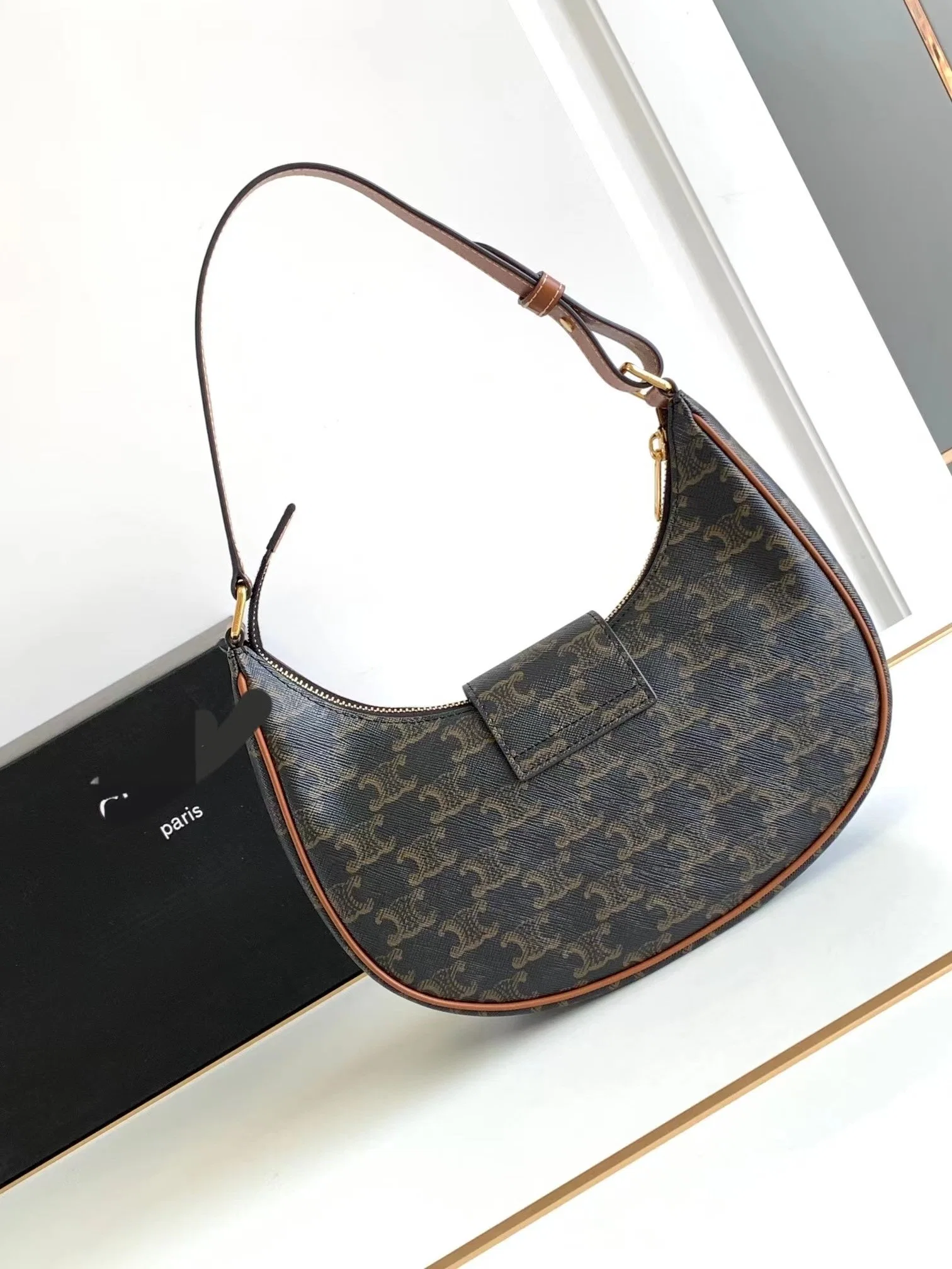 High quality/High cost performance Genuine Leather Designer Fashion Underarm Bag Replica AAA+ Loop Luxury Shoulder Bag Crescent Bag