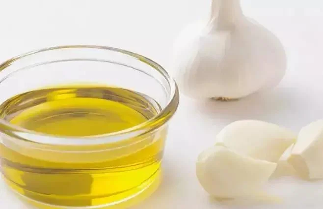 High quality/High cost performance  Natural Plant Extracted Sythetic Garlic Oil for Medicine