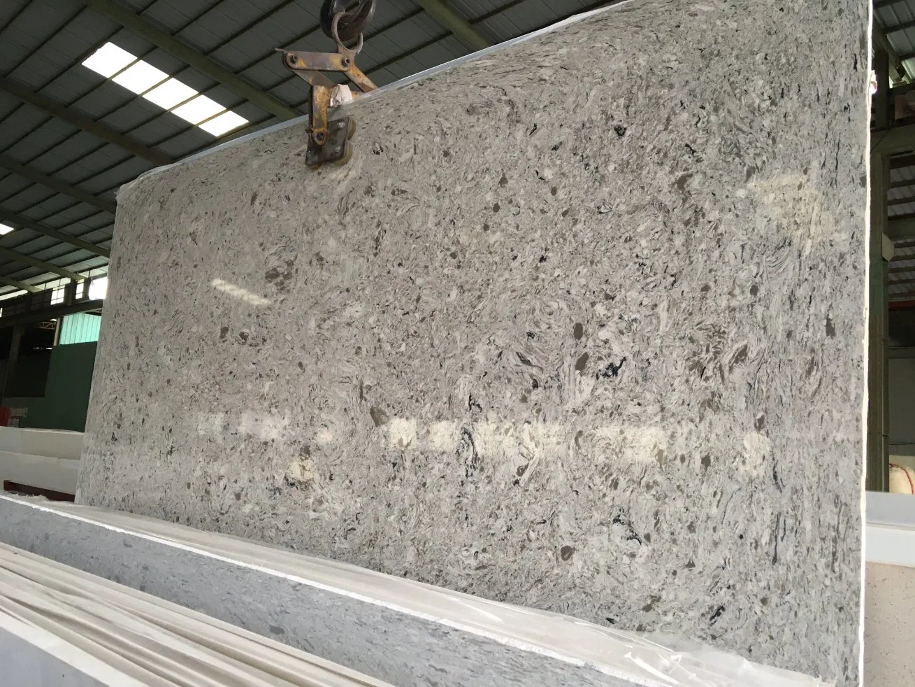 Granite Look Quartz Countertops Stone Slab Artificial Commercial Price Quartz Countertop for Kitchen and Vanity