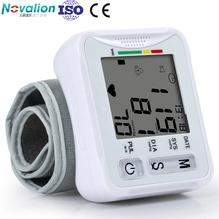 Diffusion vocale moniteur de pression artérielle automatique portable Digital Wrist Blood Appareil de mesure des fournitures médicales pour machine à pression