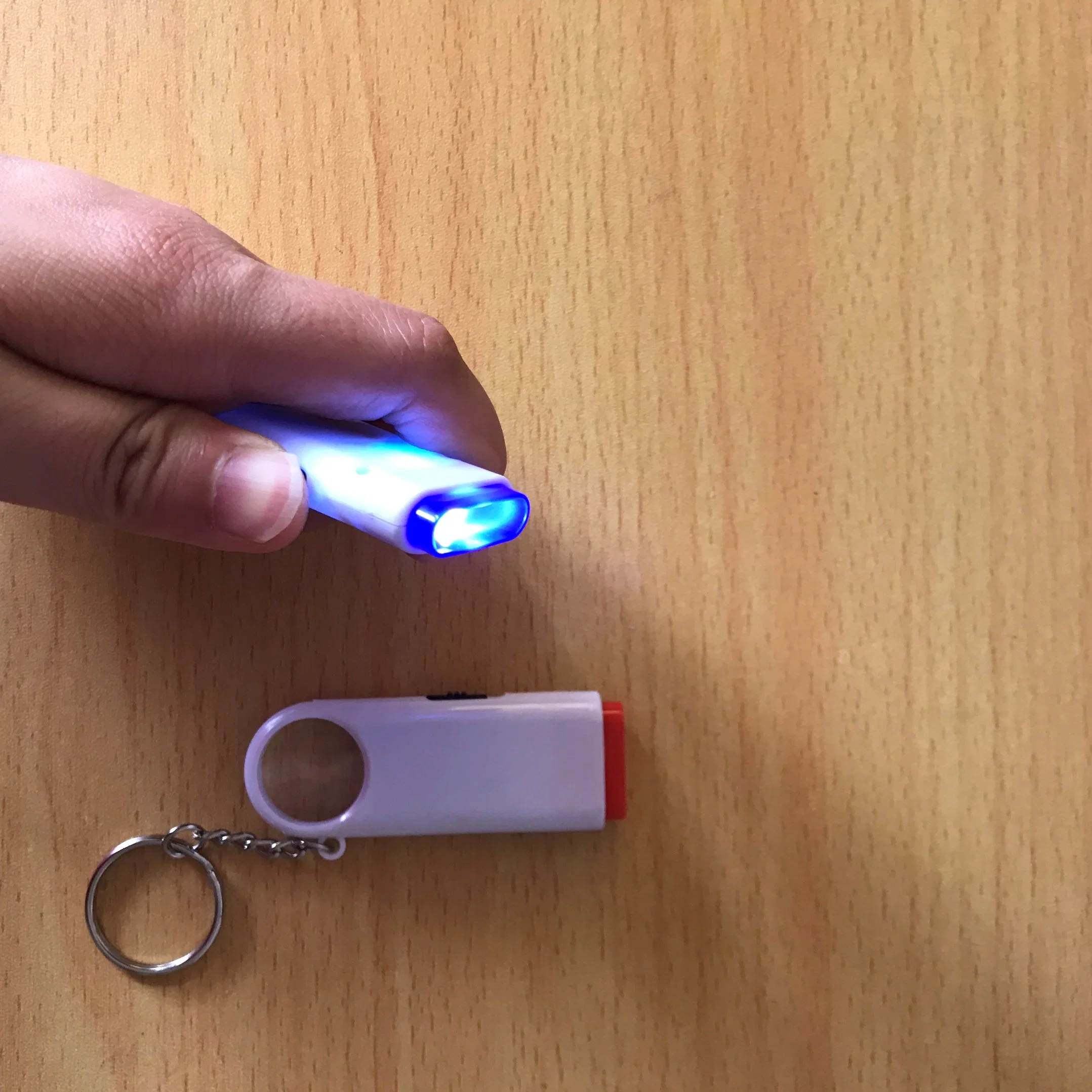 Promotion Gift LED Light Keychain with Magnifier