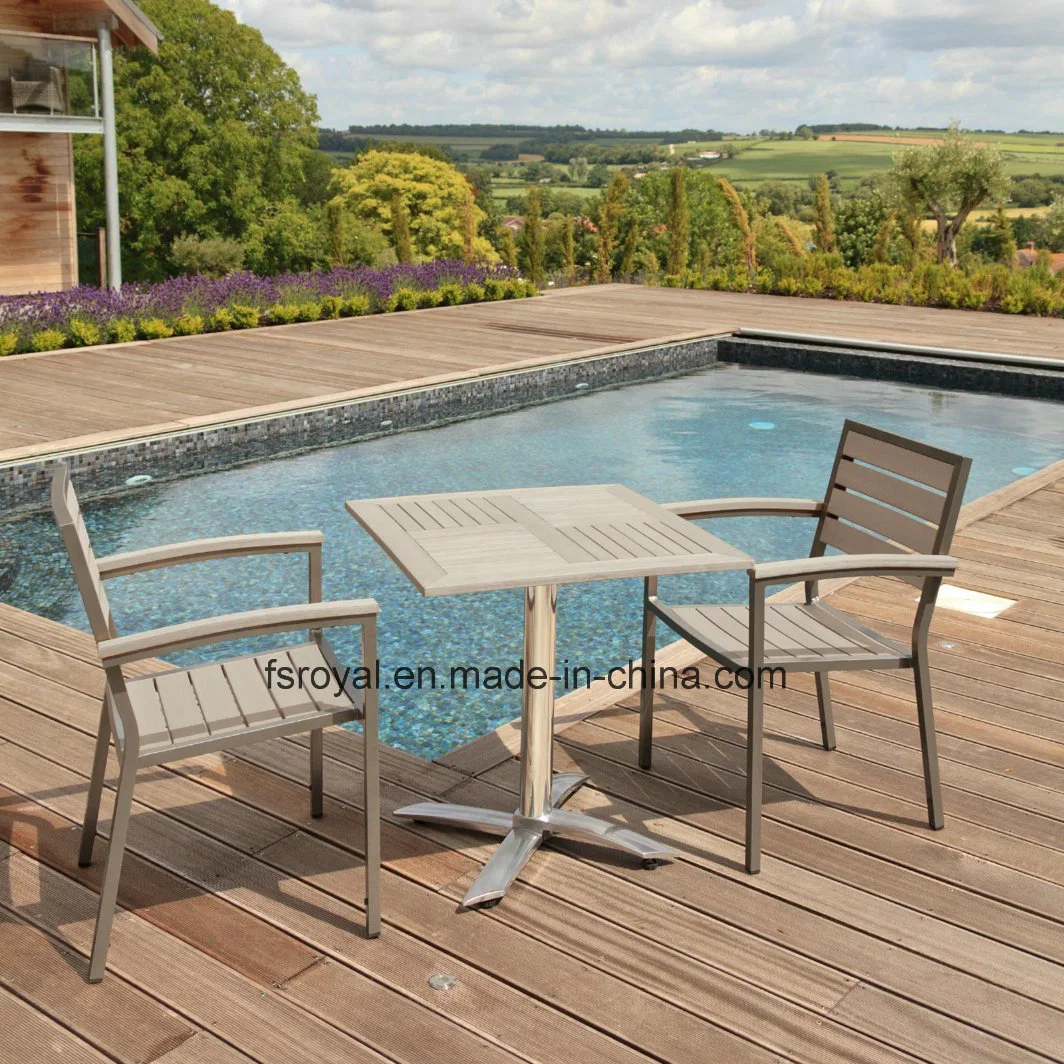 Commerce de gros de meubles de jardin Meubles en bois synthétique de plein air Ensemble à dîner Table et chaises en aluminium de l'hôtel Patio Set de meubles de salle à manger