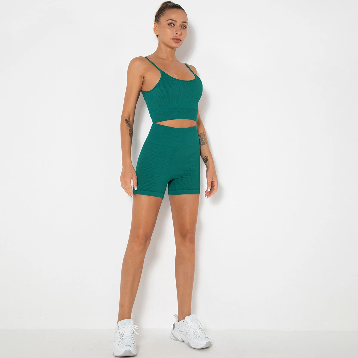 Color sólido Gimnasio Fitness Set sin costuras Athletic Wear Short Type Ropa de fitness