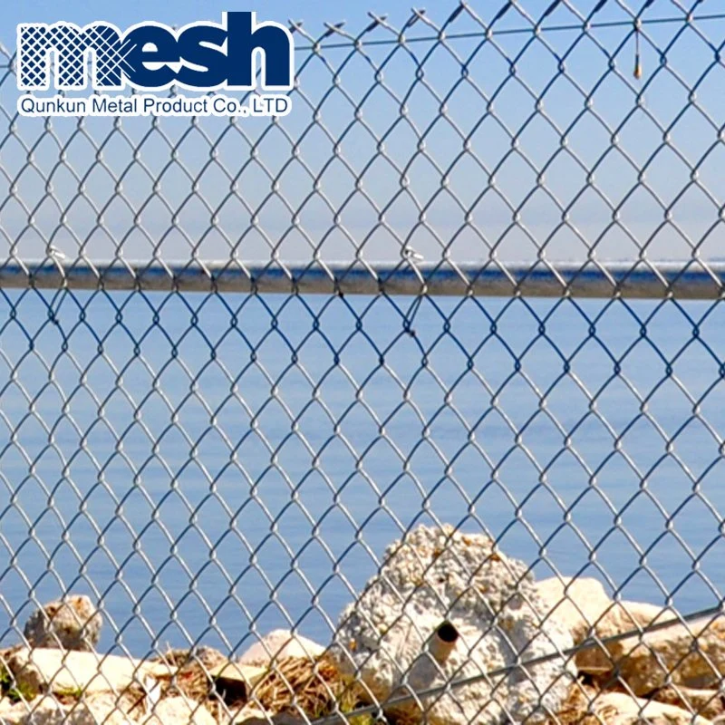 Safety and Low Price Wholesale/Supplier Chain Link Fence Galvanized Cyclone Wire Mesh