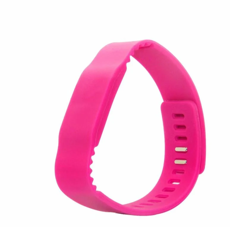 حزام ذراع معصم RFID NFC Bracelet مقاوم للمياه 125 كيلوهرتز 13.56 ميجاهرتز المطاط من السيليكون لمتنزه المياه ساونا صالة ألعاب رياضية وحمام سباحة