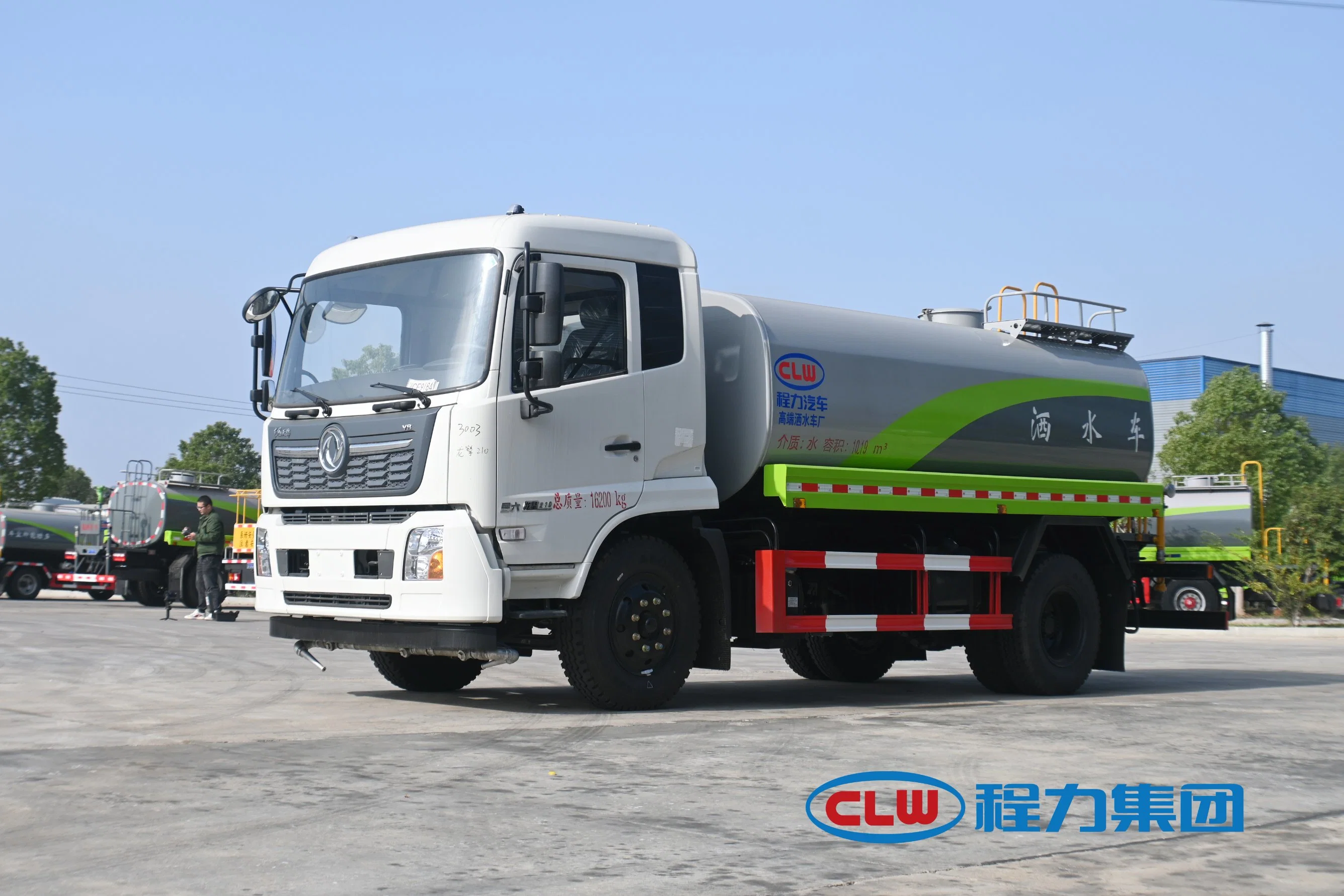 10 Cbm Factory Dirctly Sale Dongfeng Water Sprinkler Truck