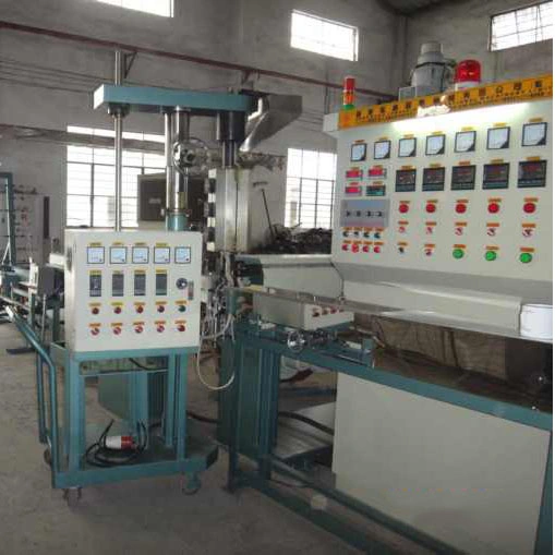 PVC Pipe Production Line Extrusion/Extruder/Extruding Machine