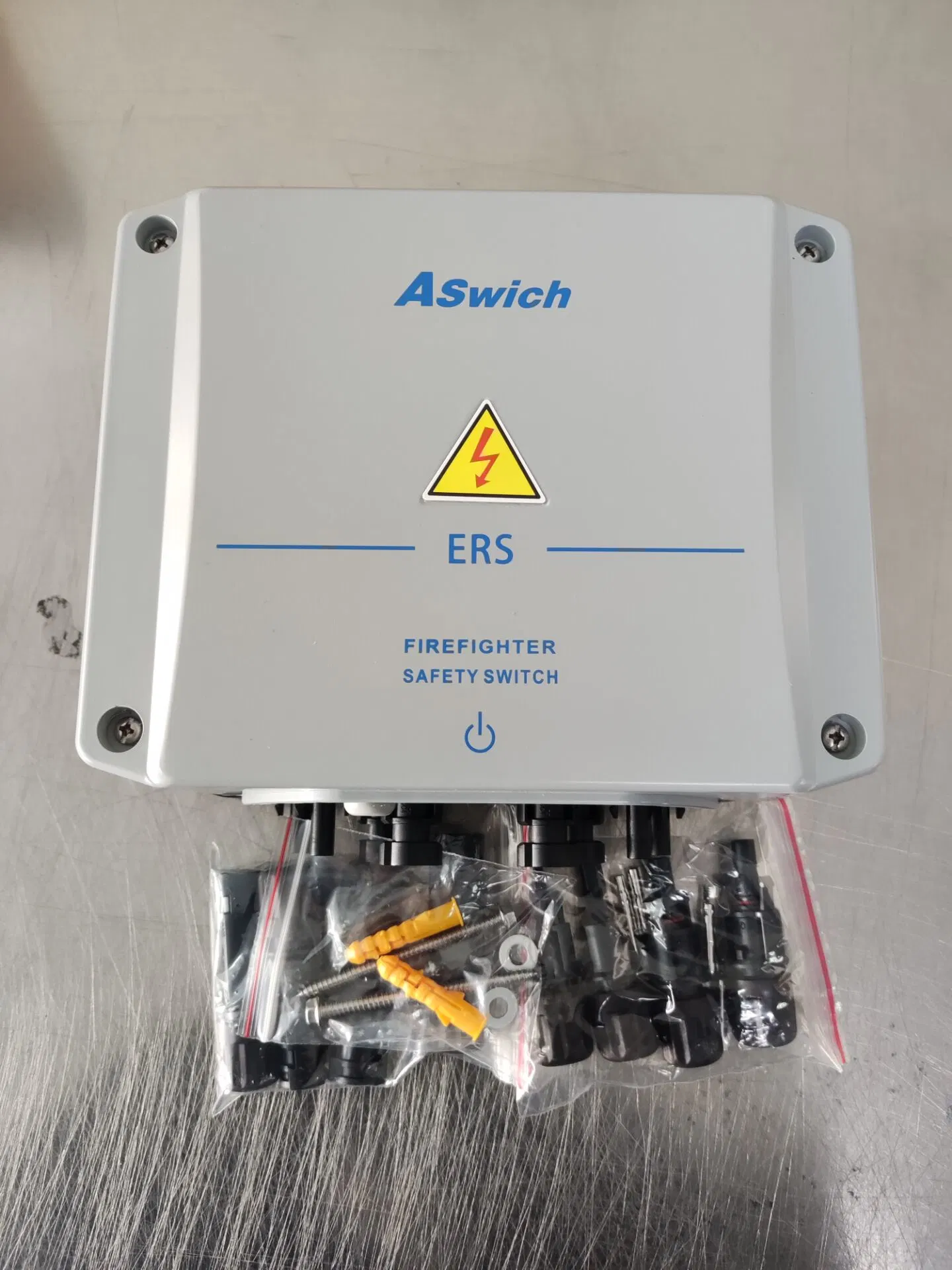 Aswich Hot Selling 4 pôles 2 chaînes MPPT Auto Reset Interrupteurs de sécurité pour pompiers à arrêt rapide c.c.