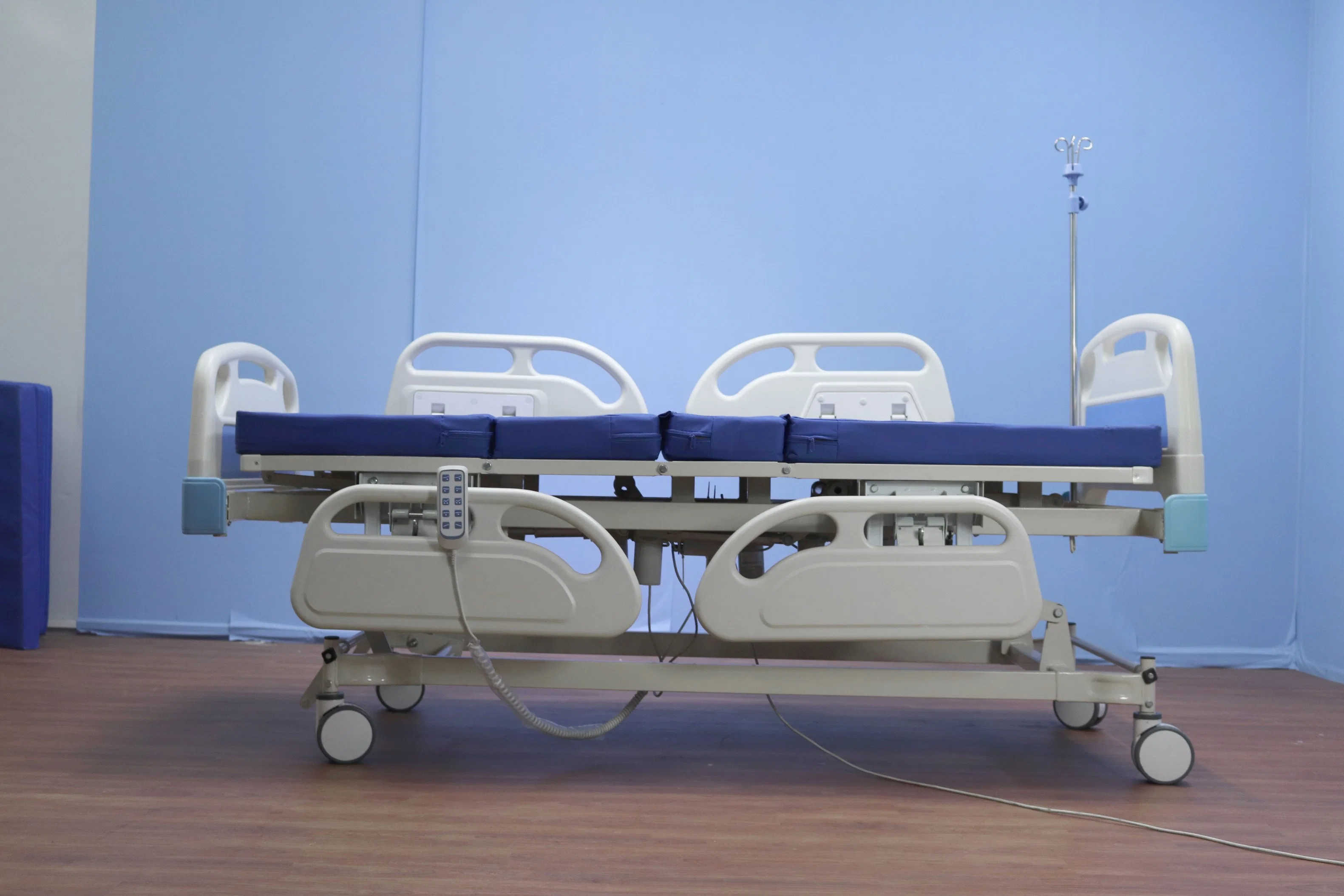 Multi-Function ICU Patient 5-Functions Electric Hospital Bed with Remote Control