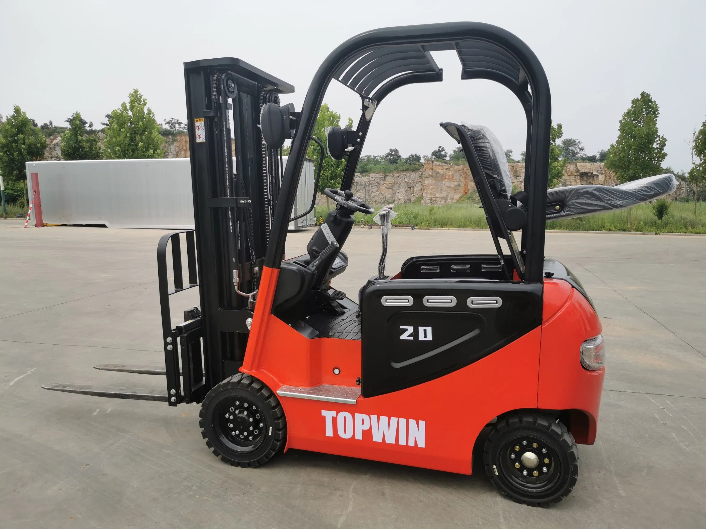 European Design Made in China Electric Forklift Truck