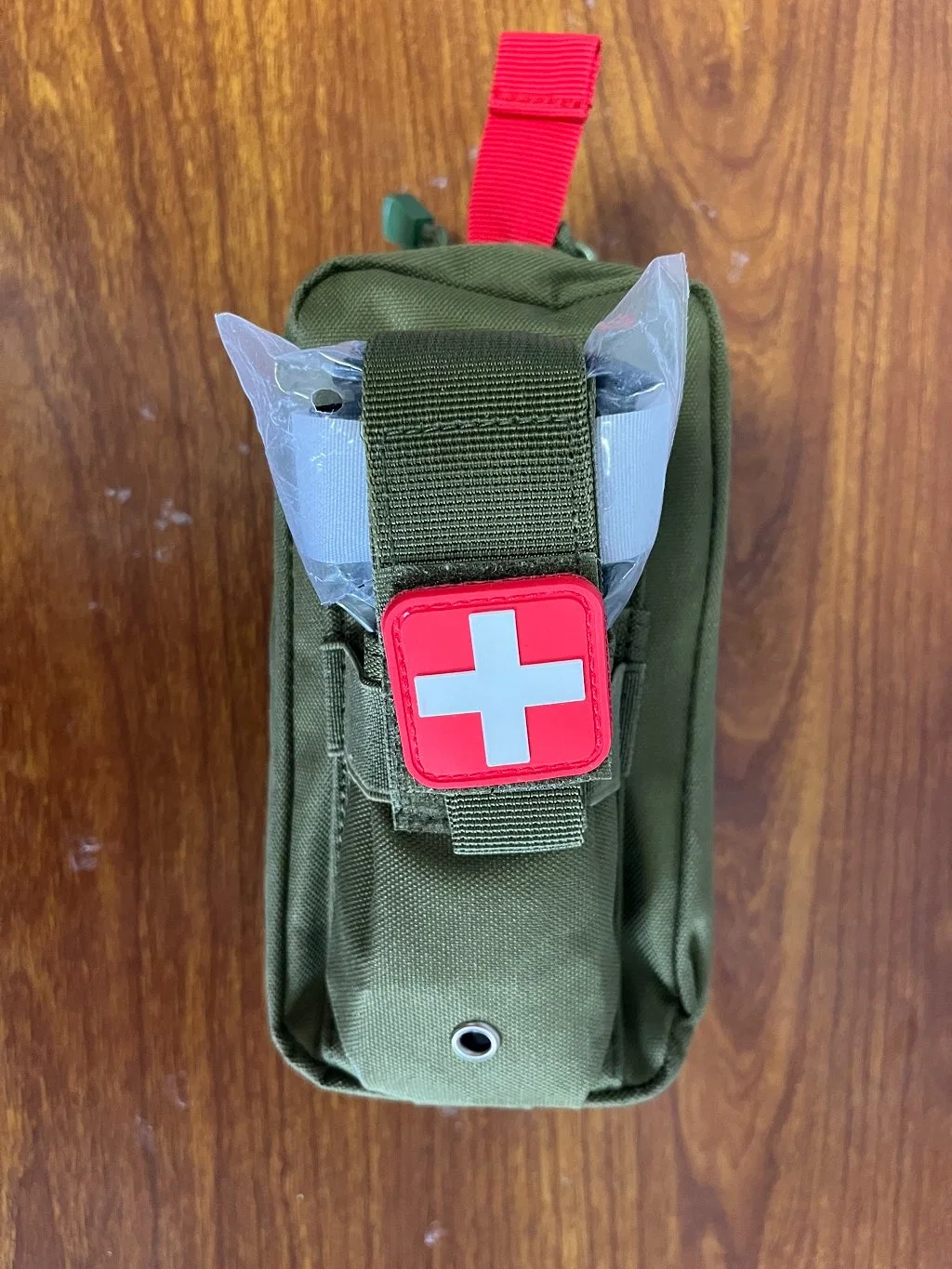 Kit de primeros auxilios de color verde con equipo para acampar al aire libre Viajes Senderismo