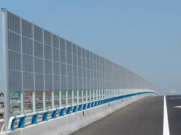 Sound Proof Barrier Designs Reduce Noise Fence for Bridge, Railway