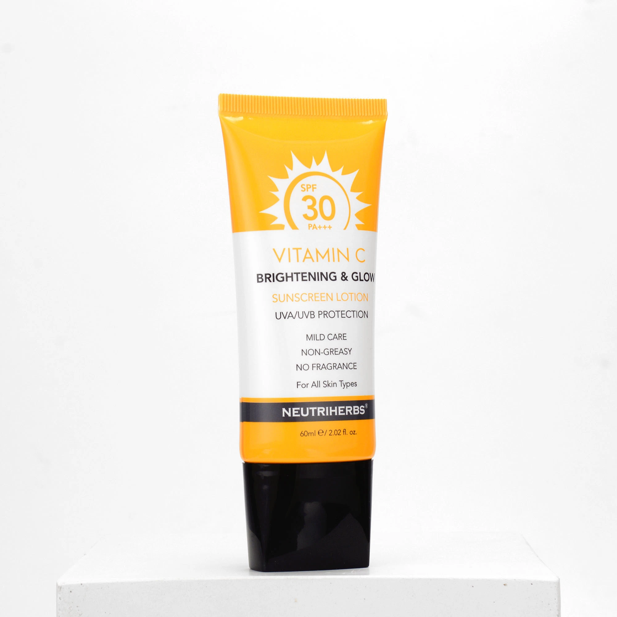 Fórmula ligera de etiqueta privada iluminación natural bloqueador solar SPF 30 crema con óxido de zinc