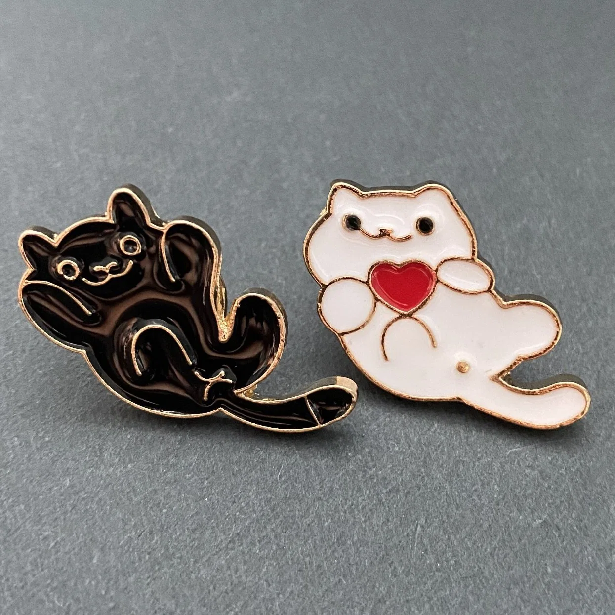 Promotional Gifts Custom Fashion Design Cartoon Metal Cat Cute Enamel Pin Badge