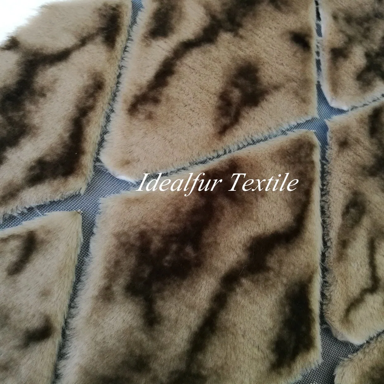 Hollowing out Diamond Leopard Fake Fur