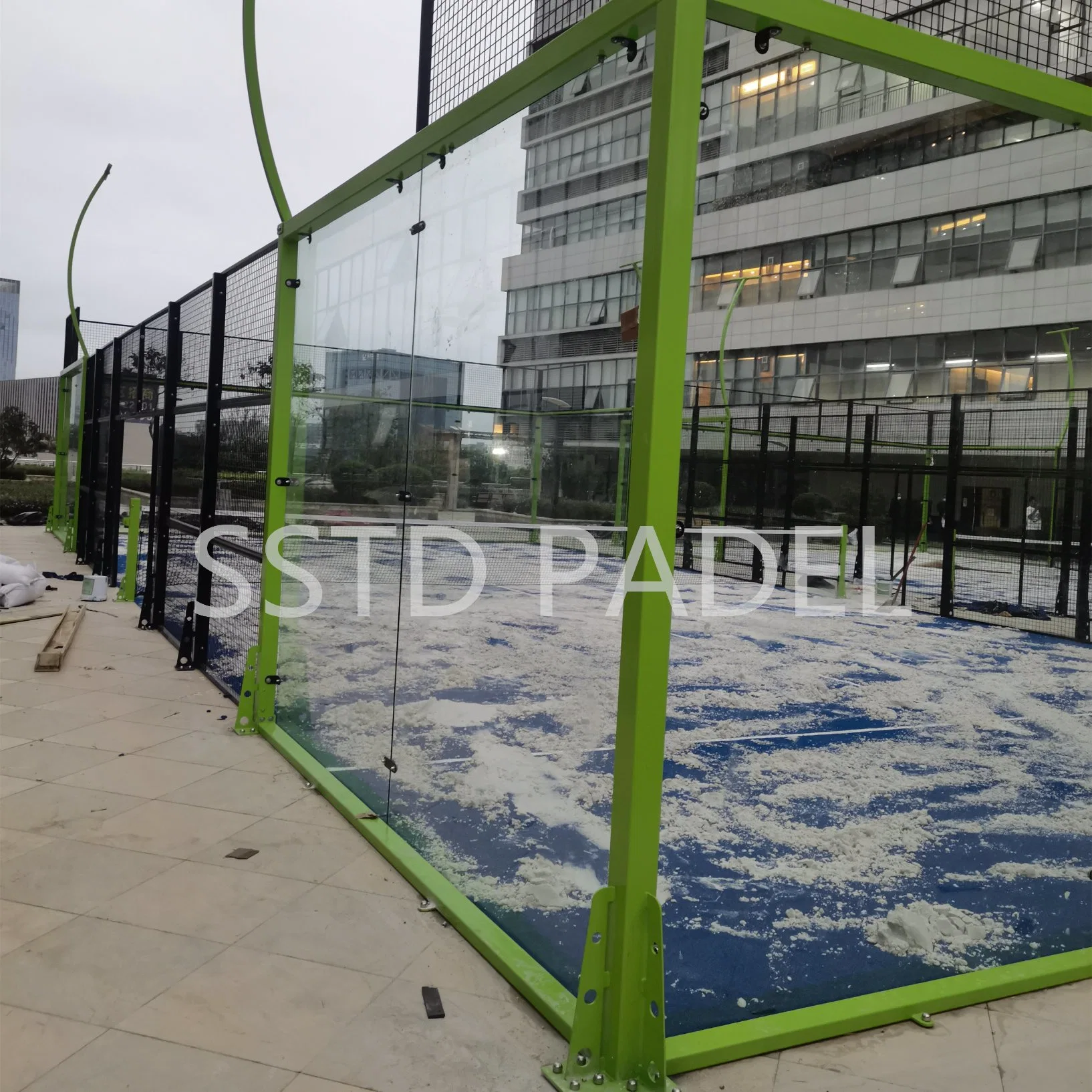 Panoramic Paddle Tenis 20*10 m de pista de Padel deportes al aire libre Tamaño de la certificación CE Cancha de Tenis Deportes de equipo de corte Proveedor