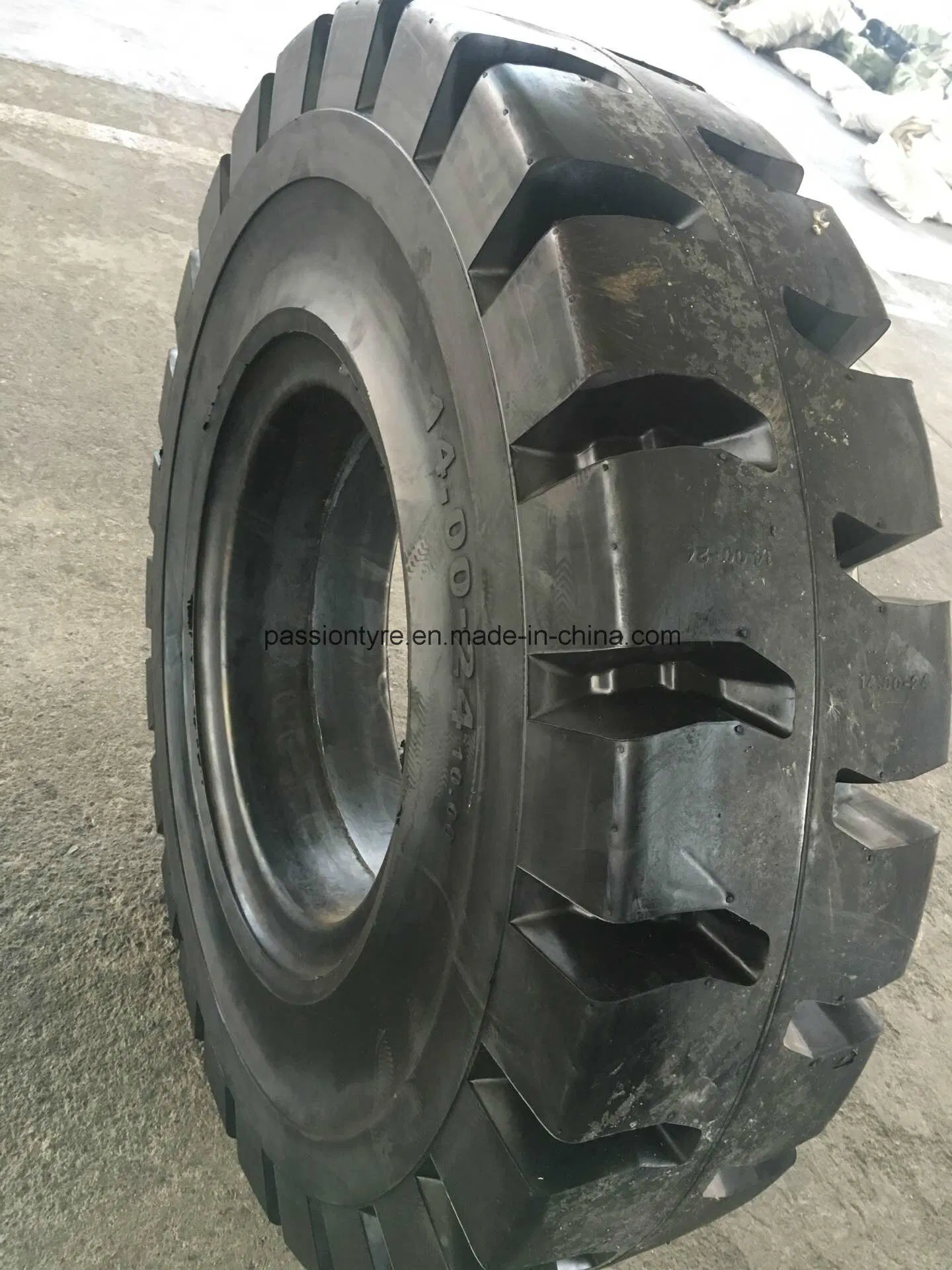 Pneu 17.5-25 OTR solide Industrial Tire 14.00-20 14.00-24 20.5-25