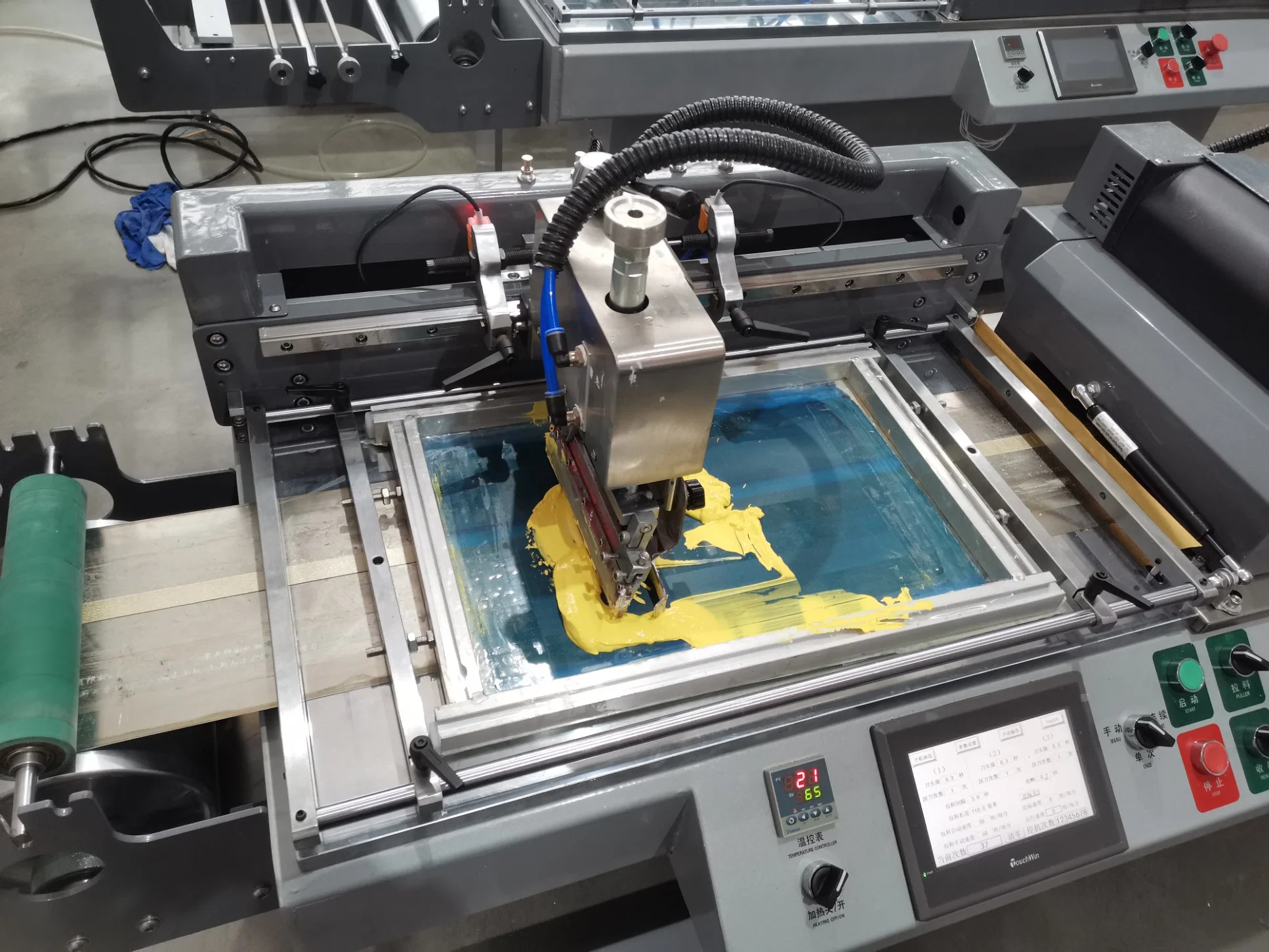 Jdz-2001 Jingda Máquina de Serigrafia Totalmente Automática de Rolo a Rolo de Fita de Cetim de Cor Única para Fita de Sarja de Algodão, Etiquetas de Cuidados de Vestuário, Elástico, Cordão.