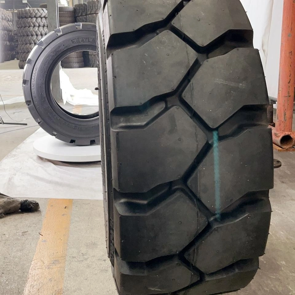 Loader 405/70r20 16/70r20 Vacuum Steel Wire Engineering Vehicle Tires Grass Tires Export Snow Tires