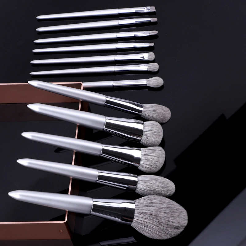 Natural Hair Makeup Brushes Silver 12PCS Makeup Brush Set Customized Logo on Ferrule