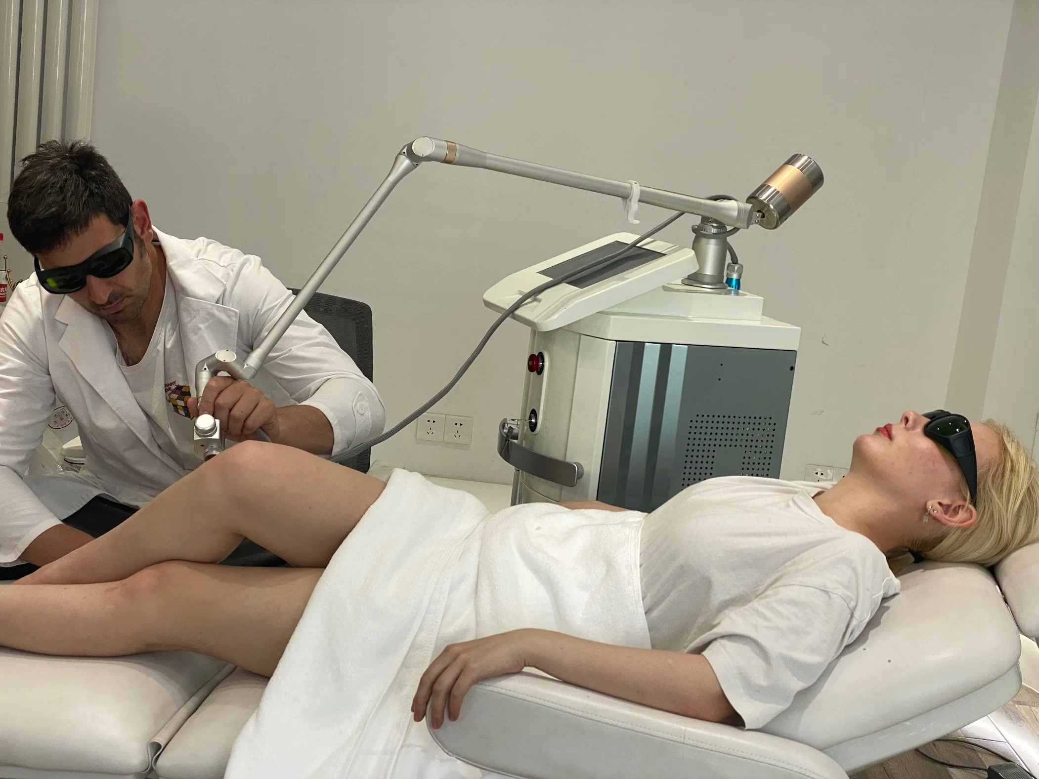 FDA Approved Fractional CO2 Laser for Skin Resurfacing Machine with USA RF Tube