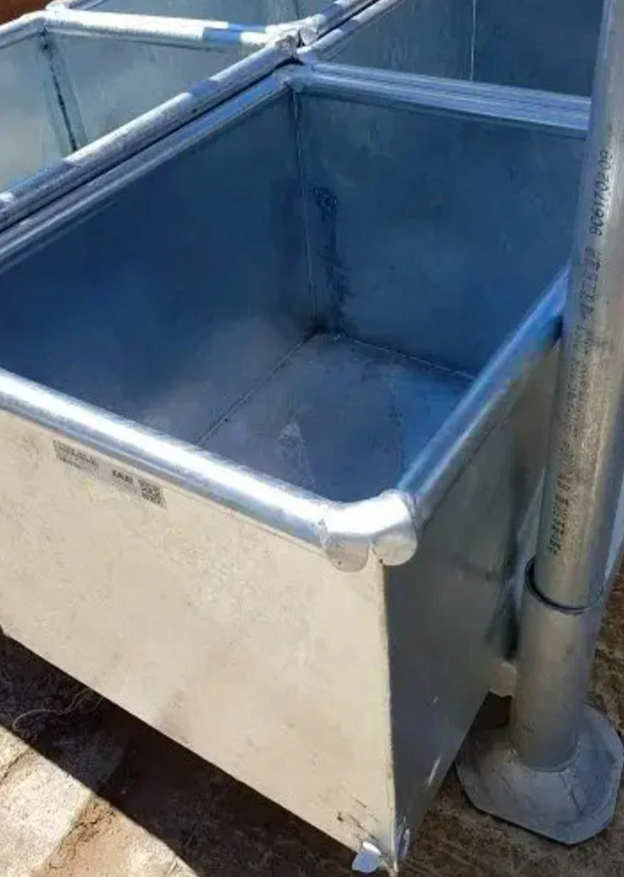 Tanque de agua constante de acero inoxidable personalizado automático Ganadería de acero galvanizado Beber en el canaleta