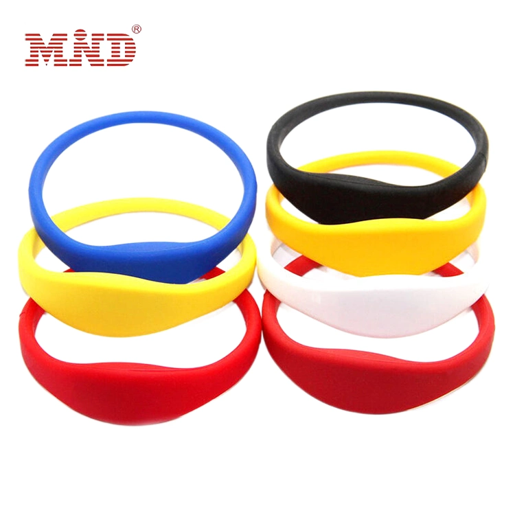 Waterproof 13.56MHz NFC RFID Silicone Wristband for Water Park