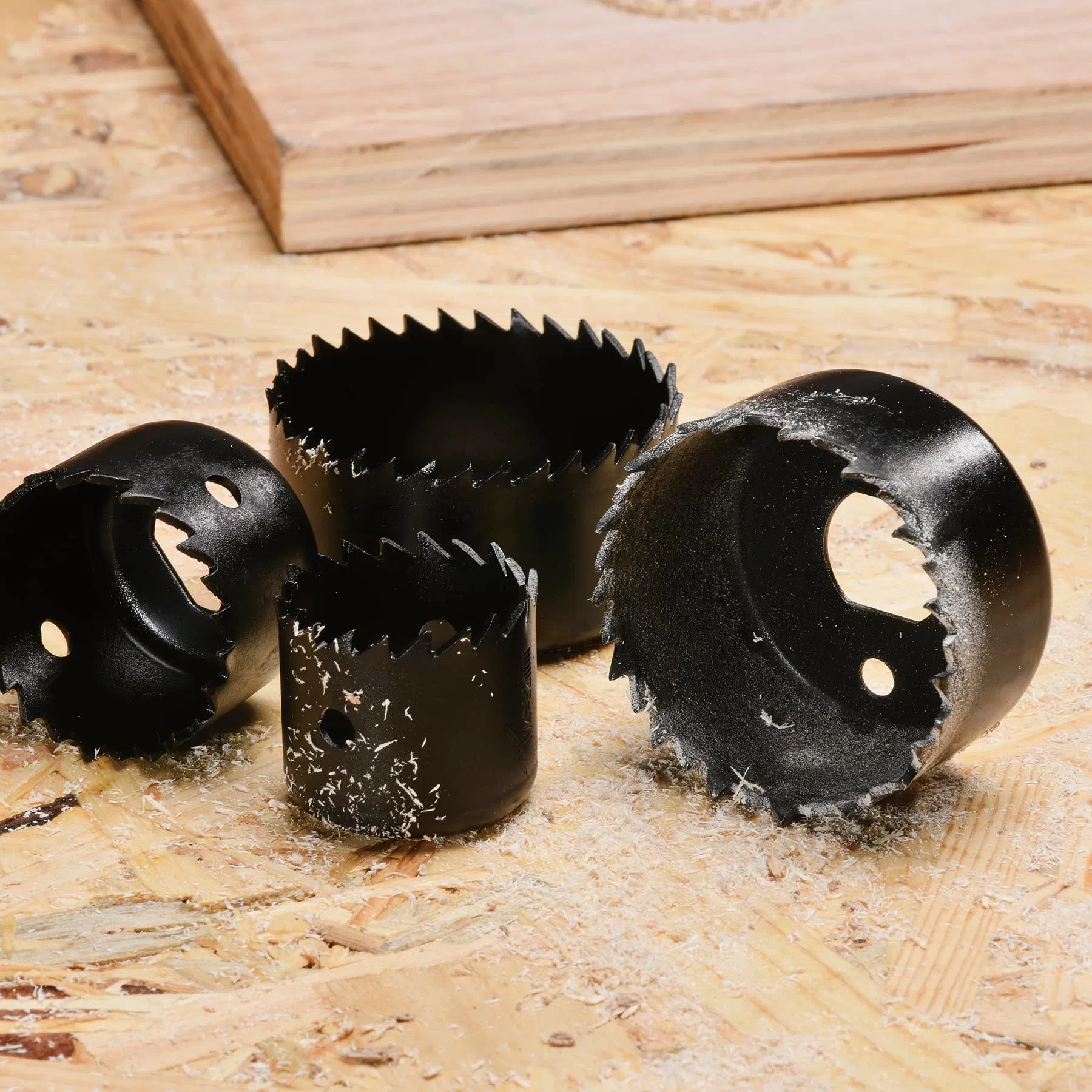 Hole Saw Set 20PCS Hole Saw Kit with 3/4"-6"(19-152mm) Saw Blades,2 Mandrels,3 Drill Bits,1 Installation Plate,1 Hex Key,Ideal for Soft Wood,Plywood,Drywall,PVC