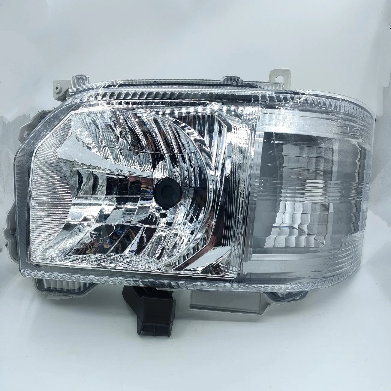 81170-26730 Toyota Haishi Luces Delanteras 2015el modelo del año Rhd