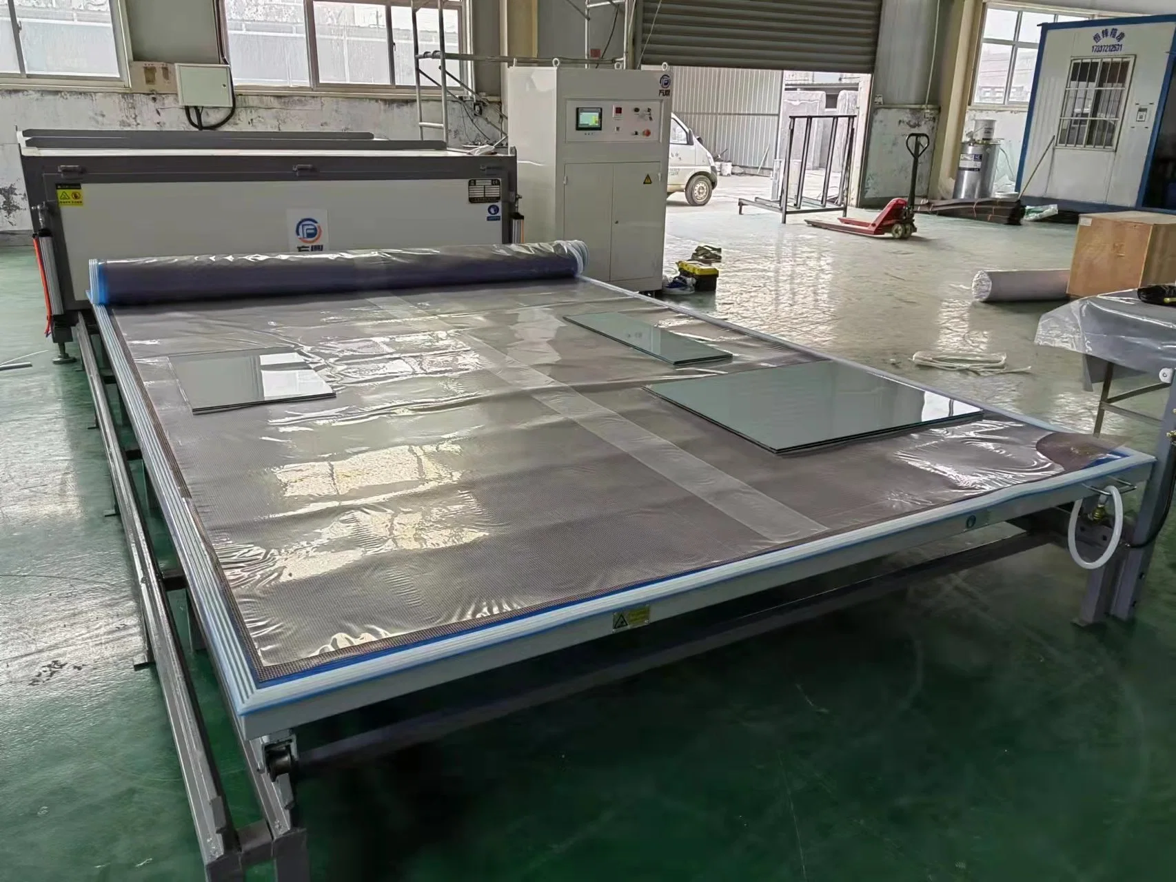 Two Layers Glass Laminating Furnace with Two Glass Loading Trays