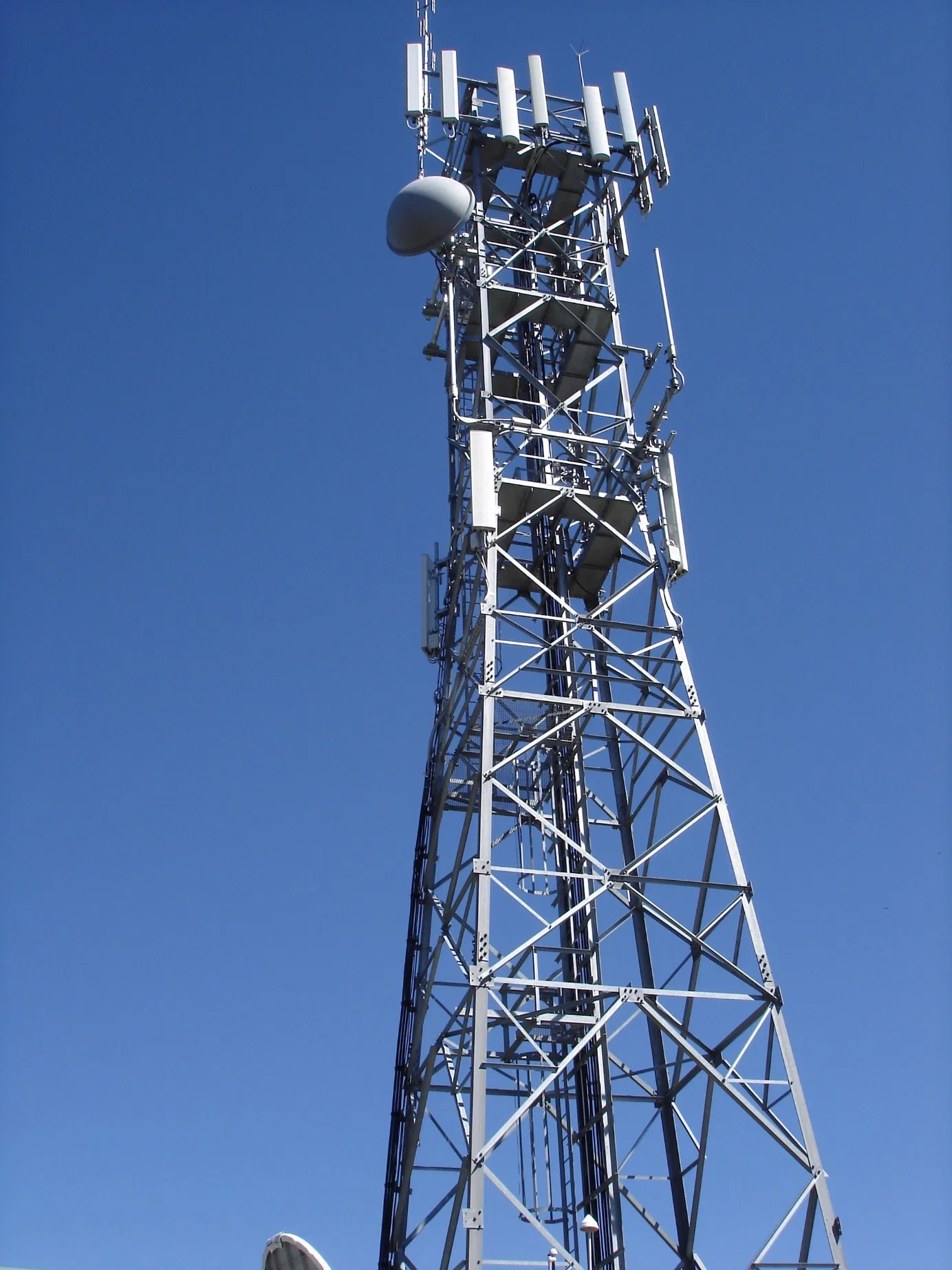 Self Supporting Angle Steel Telecom Signal Tower