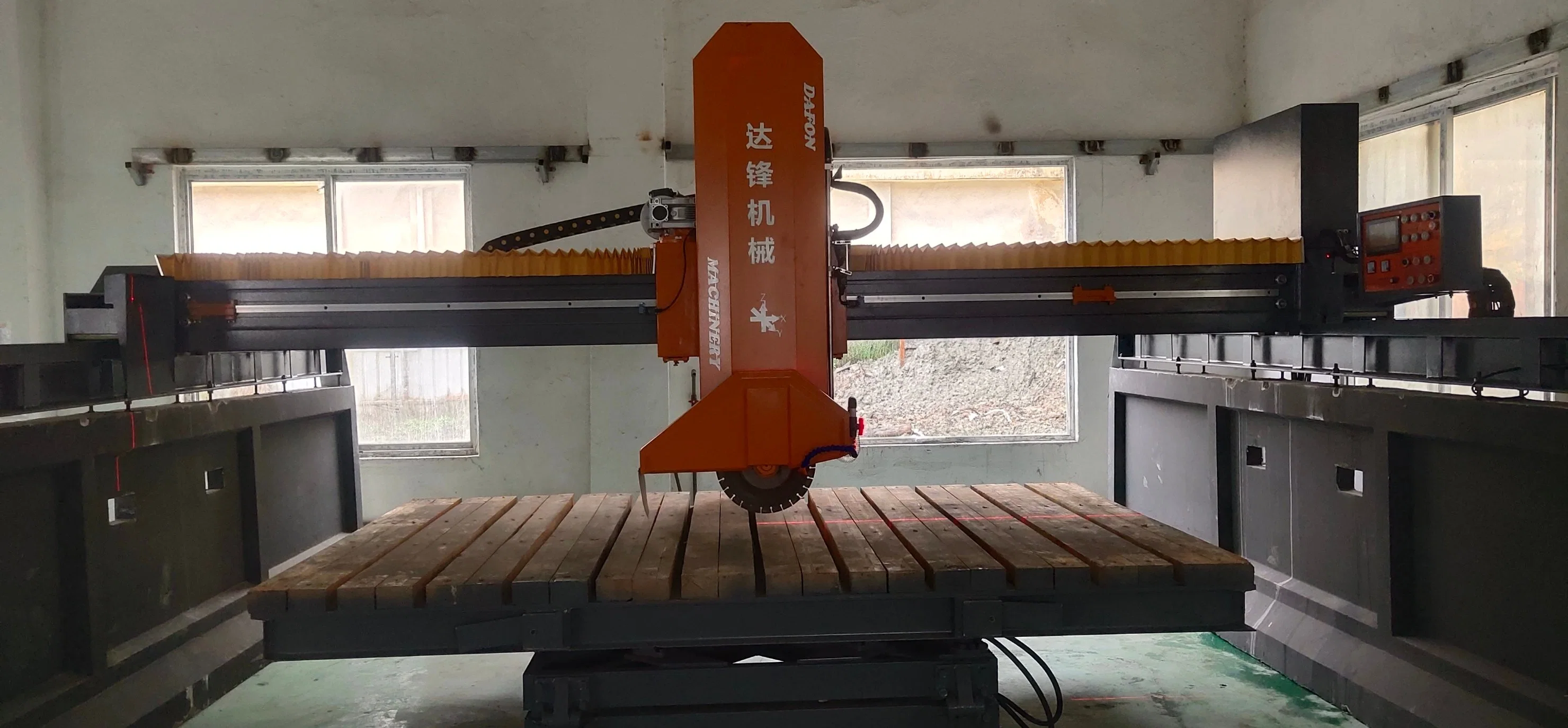 Dafon Bright Red 4 Axis CNC Infrared Bridge Stone Cutter Saw Machine for Marble/Granite