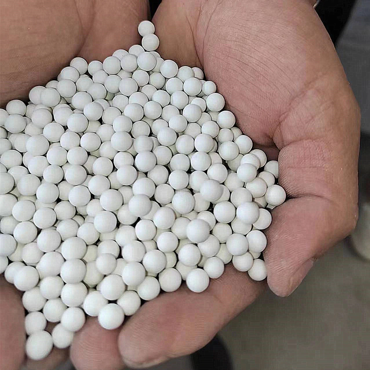 Venta de la parte superior de cerámica resistente al desgaste Zirconium-Aluminum Bola Abalorios compuesto