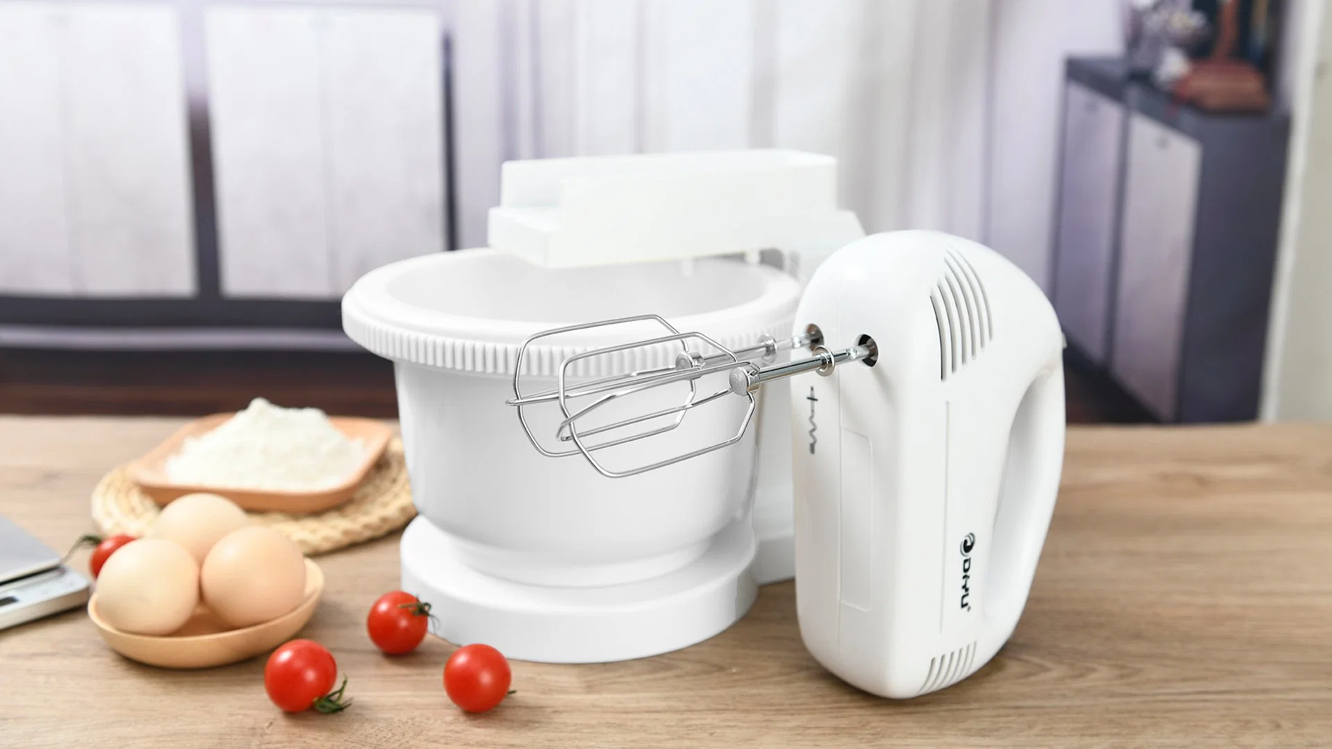 Plastic Housing 5-Speeds Hand Mixer with Dough and Beaters with Bowl (8818)