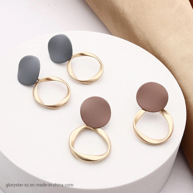 2022 Accessoires de Mode de bijoux en métal de tendance Déclaration Matte femmes Earrings