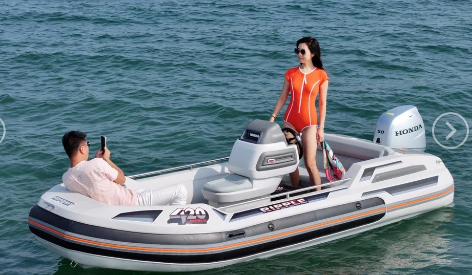 Comfort Luxury High Speed Yacht Fiberglass Fishing Boat for 4-6 People