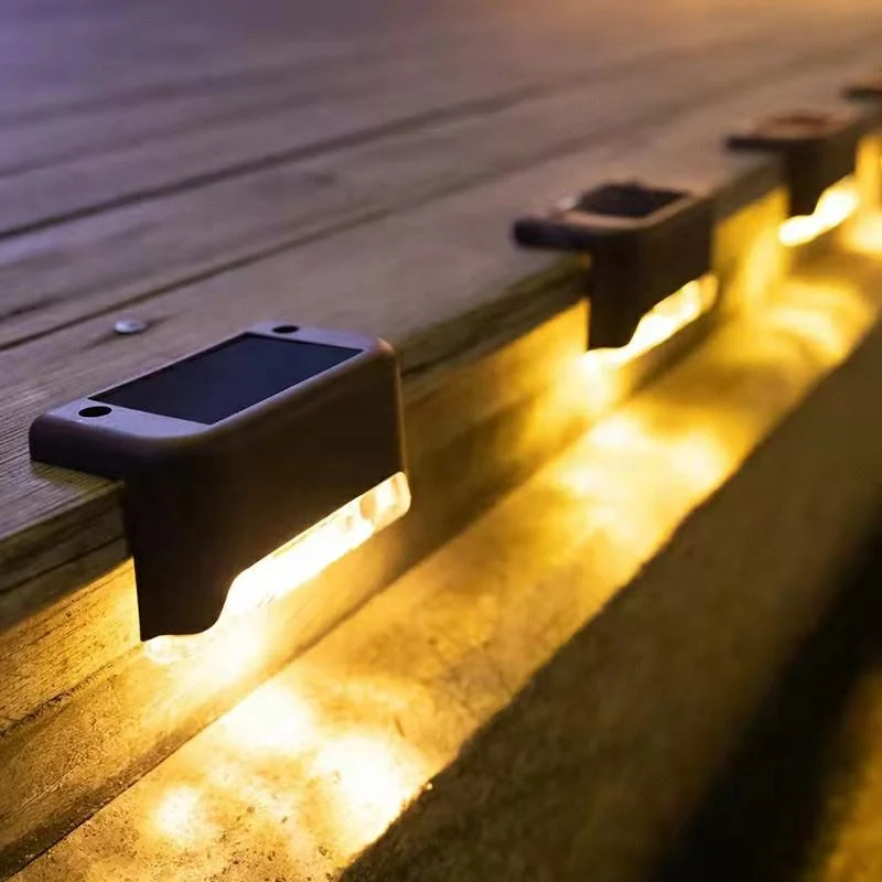 Lumière LED solaire extérieure de jardin Jardin d'énergie solaire Imperméable Décoration de lampe de feu pour patio jardin Clôture de l'escalier