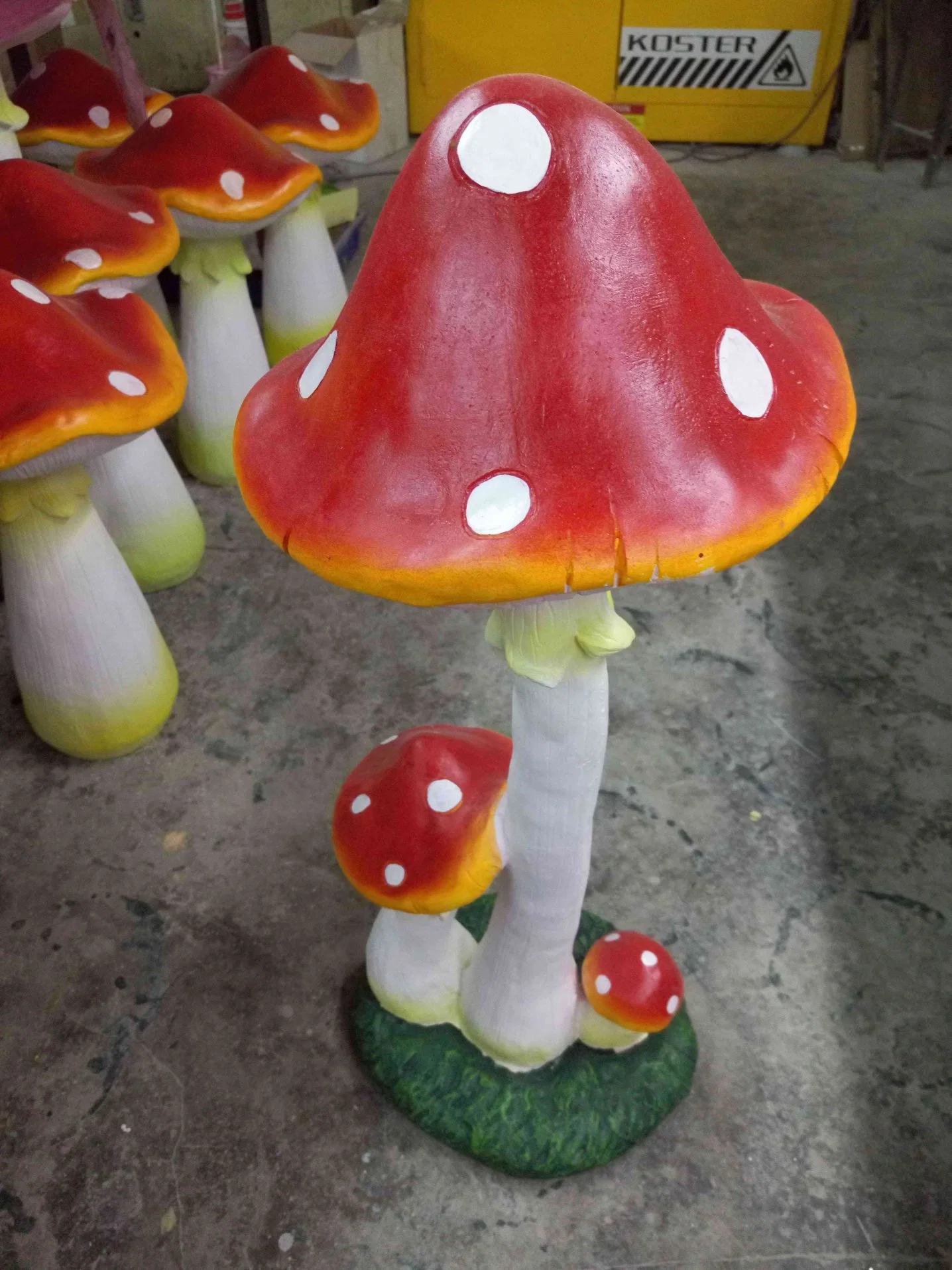 OEM Factory Customized Resin Garden Decoration Mushroom Crafts Garden Mushroom Stone Polyresin Garden Crafts Garden Mushroom Decor Manufacturer in China