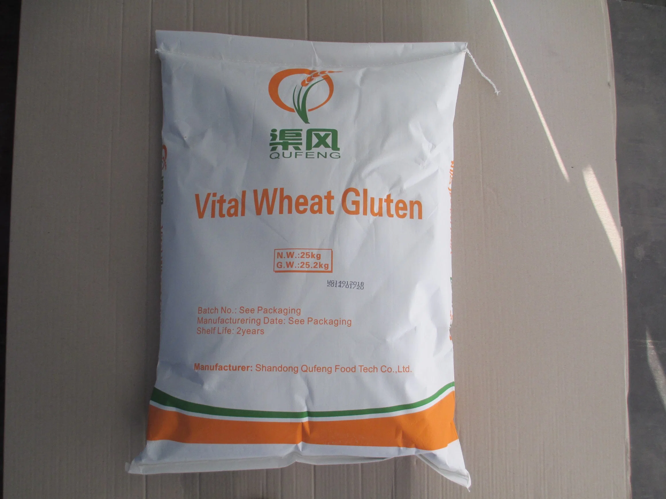Qu Feng Factory Manufacture Protein Content 82% Vital Wheat Gluten Flour for Baking Industry
