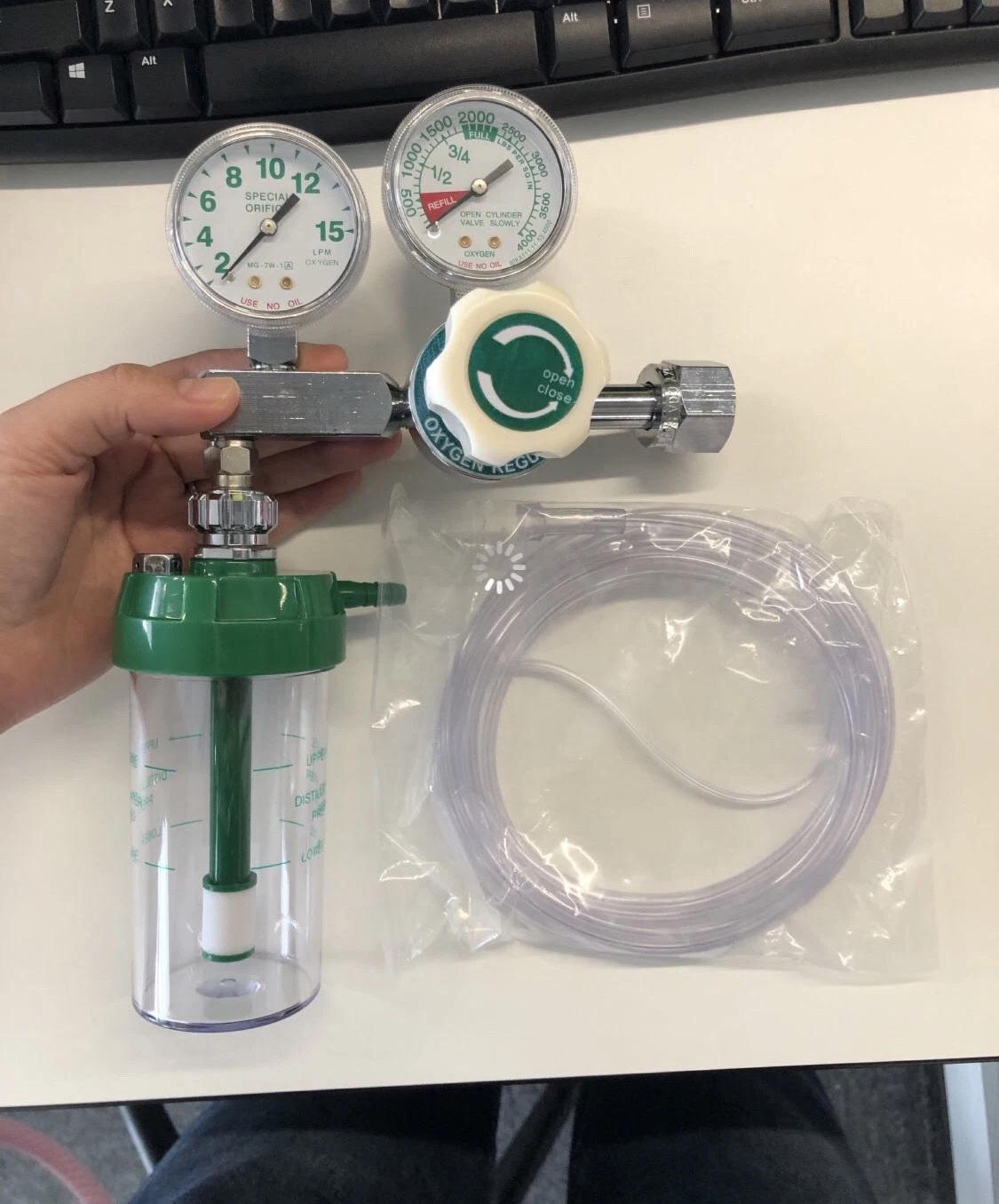 10L Portable Medical Oxygen Cylinder with Regulator to Hospital