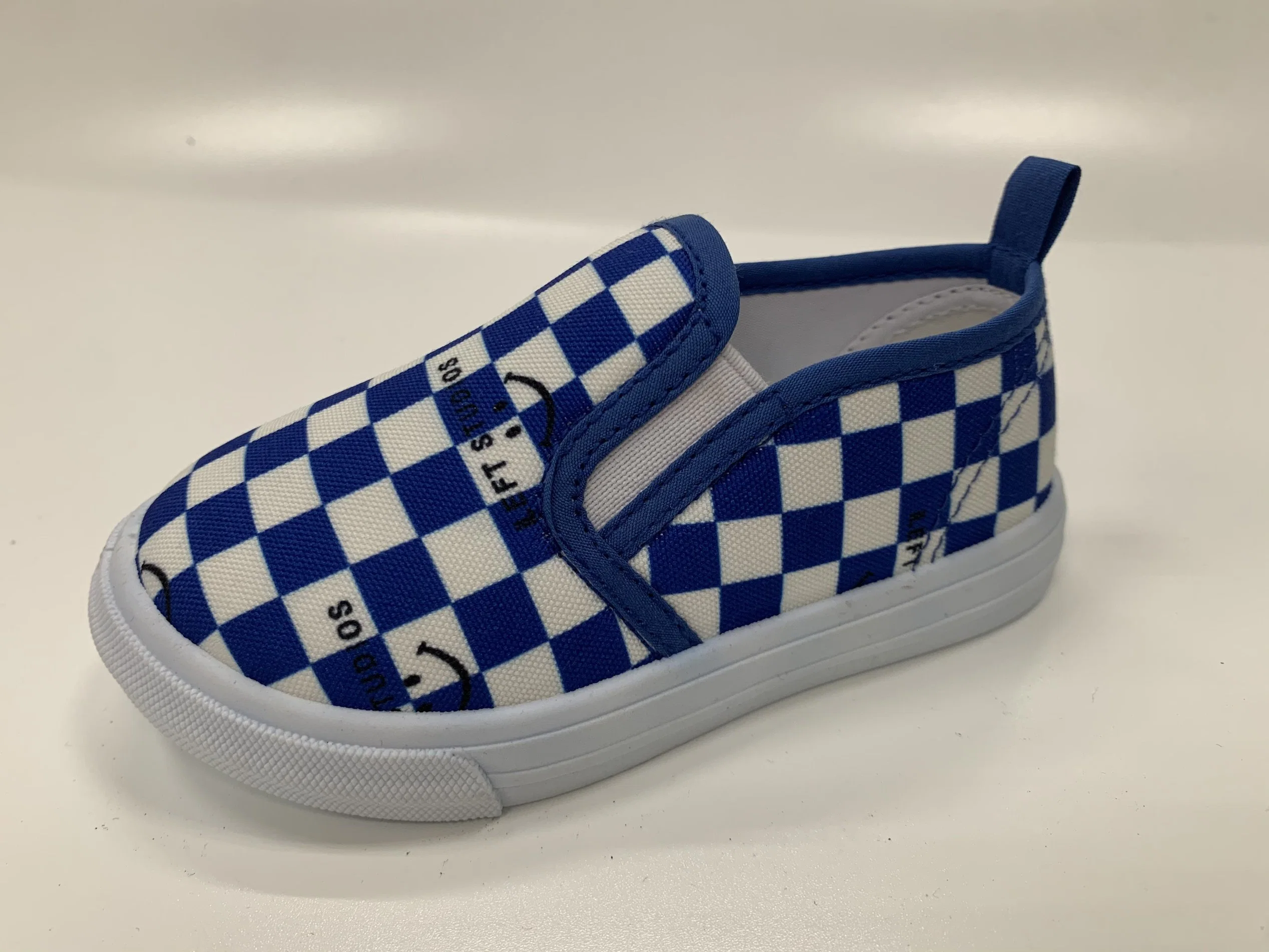 Fashion Plaid Children's Shoes Injection Molding PVC Shoes Factory Wholesale/Supplier Kids Shoes