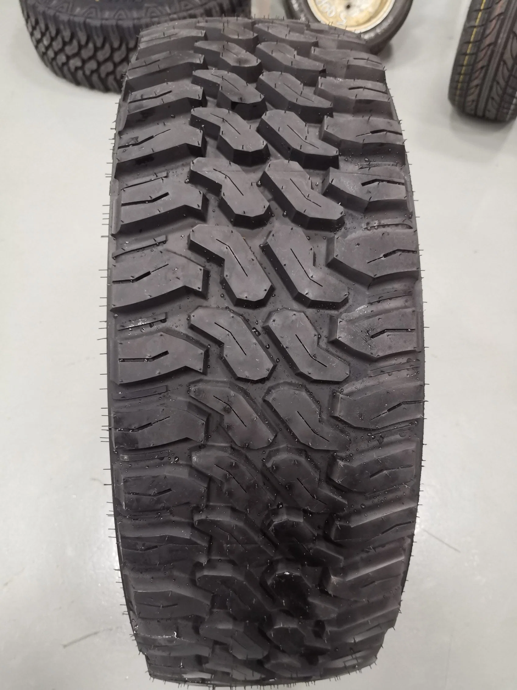 High-Quality at Mt Anti Slip and Wear-Resistant Passenger Car Tires Solid Rubber Tires for Passenger Cars with Quality Warranty 225/55r17 235/50r17 265/60r17