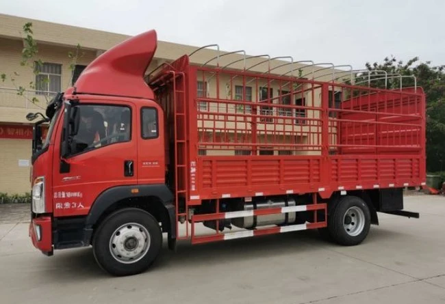 Fence Type HOWO General Goods Transportation Light Cargo Trucks